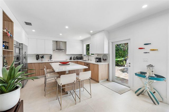 301 Hampton Lane, Key Biscayne, FL 33149