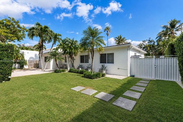 301 Hampton Lane, Key Biscayne, FL 33149