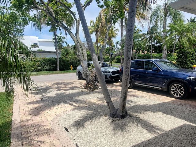 301 Hampton Lane, Key Biscayne, FL 33149