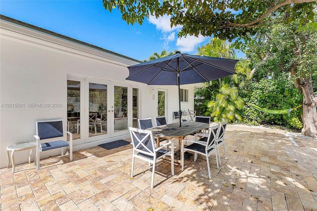 301 Hampton Lane, Key Biscayne, FL 33149