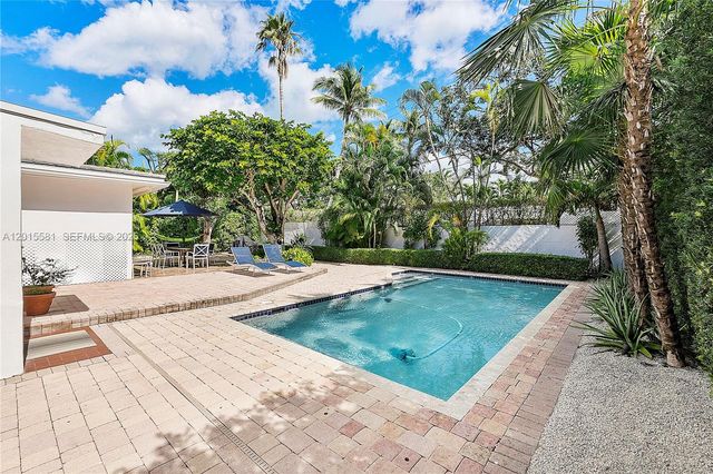 301 Hampton Lane, Key Biscayne, FL 33149