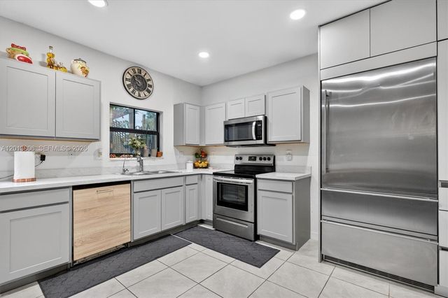 310 NE 1st Dr, Florida City, FL 33034