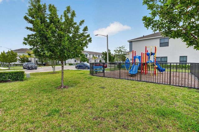 310 NE 1st Dr, Florida City, FL 33034