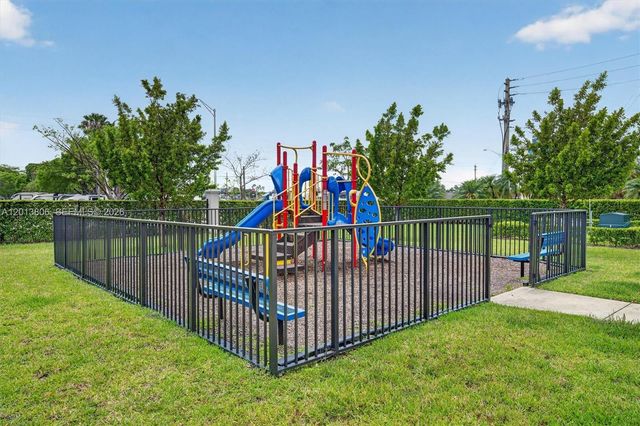 310 NE 1st Dr, Florida City, FL 33034