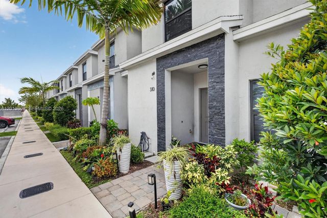 310 NE 1st Dr, Florida City, FL 33034