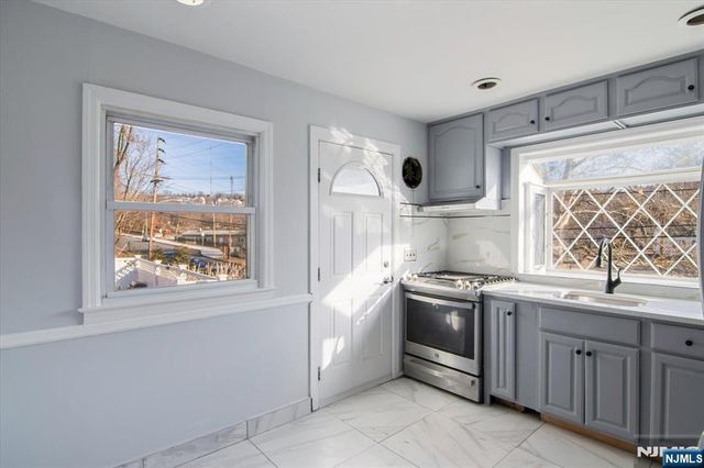 301 Riverview Road, Pompton Lakes, NJ 07442