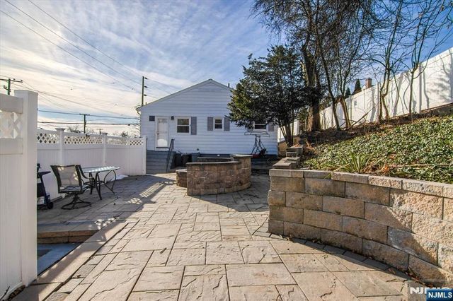 301 Riverview Road, Pompton Lakes, NJ 07442