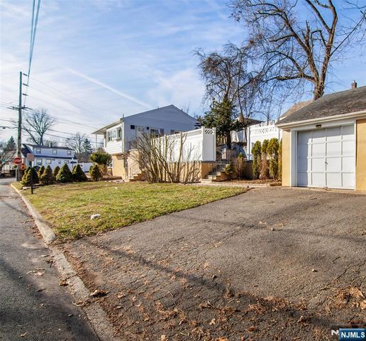 301 Riverview Road, Pompton Lakes, NJ 07442