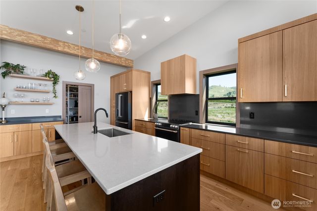 81 Nora Lane, Chelan, WA 98816