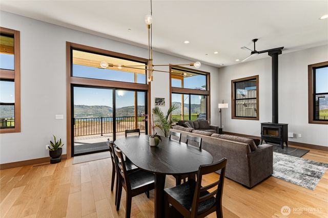 81 Nora Lane, Chelan, WA 98816