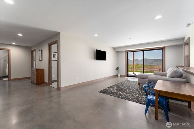 81 Nora Lane, Chelan, WA 98816