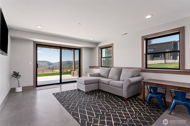 81 Nora Lane, Chelan, WA 98816