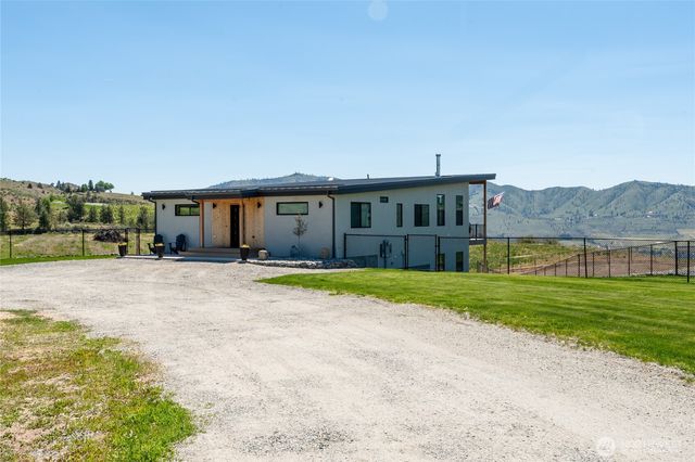 81 Nora Lane, Chelan, WA 98816