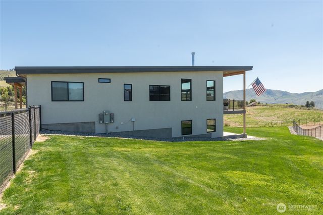 81 Nora Lane, Chelan, WA 98816