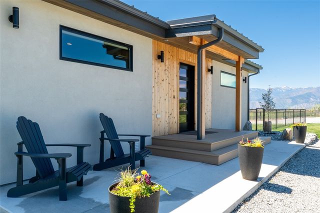 81 Nora Lane, Chelan, WA 98816