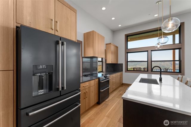 81 Nora Lane, Chelan, WA 98816