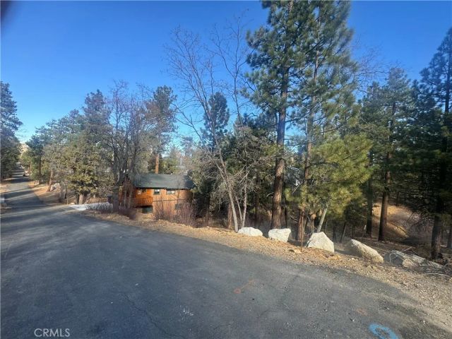 899 Kern, Sugarloaf, CA 92386
