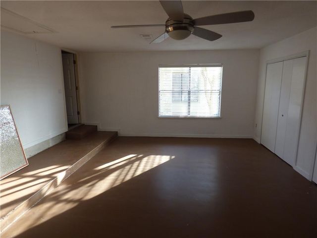 6107 La Mesa ST, Lago Vista, TX 78645