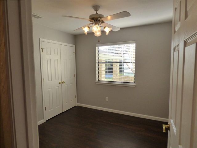 6107 La Mesa ST, Lago Vista, TX 78645