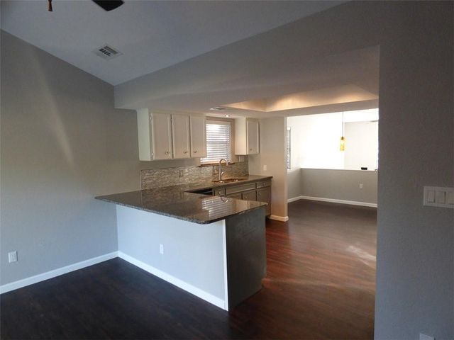 6107 La Mesa ST, Lago Vista, TX 78645