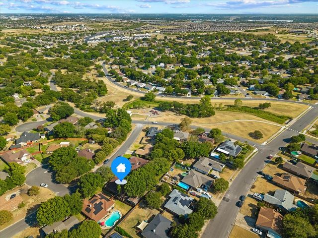 424 Grand Meadow Drive, Fort Worth, TX 76108