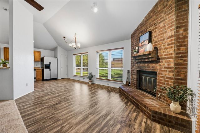424 Grand Meadow Drive, Fort Worth, TX 76108