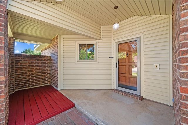 424 Grand Meadow Drive, Fort Worth, TX 76108