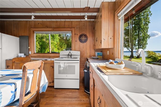 12312 Seabird Lane, Mount Vernon, WA 98273