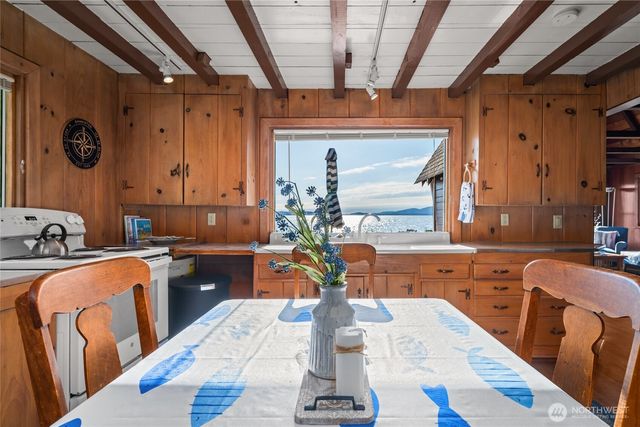 12312 Seabird Lane, Mount Vernon, WA 98273