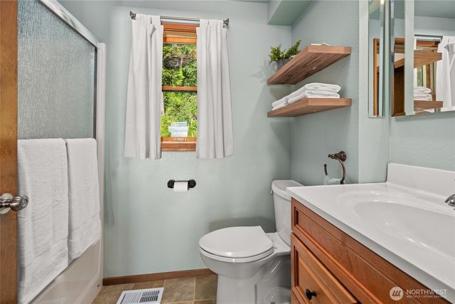 12312 Seabird Lane, Mount Vernon, WA 98273