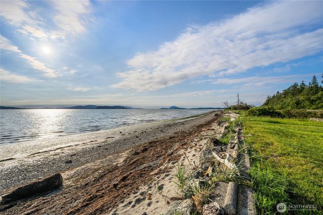 12312 Seabird Lane, Mount Vernon, WA 98273