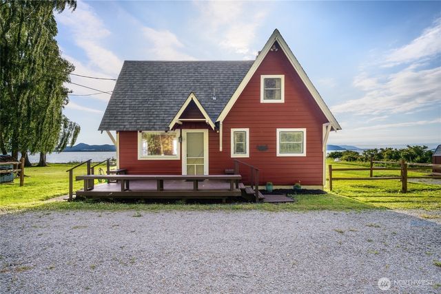 12312 Seabird Lane, Mount Vernon, WA 98273