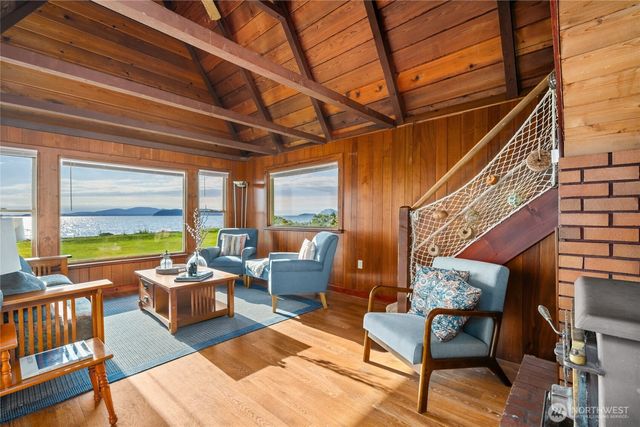 12312 Seabird Lane, Mount Vernon, WA 98273