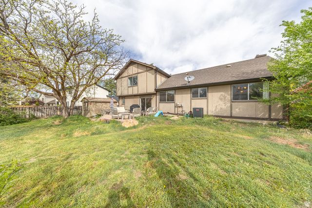 1930 E SOUTHBRIDGE WAY, Sandy, UT 84093