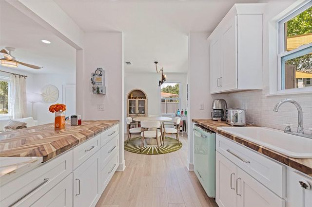 1579 BAYSHORE BOULEVARD, Dunedin, FL 34698