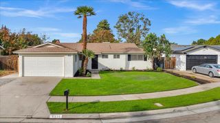 6035 N Selland Avenue, Fresno, CA 93711