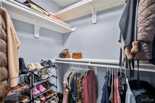 214 Pat Cannon Avenue, Weslaco, TX 78596