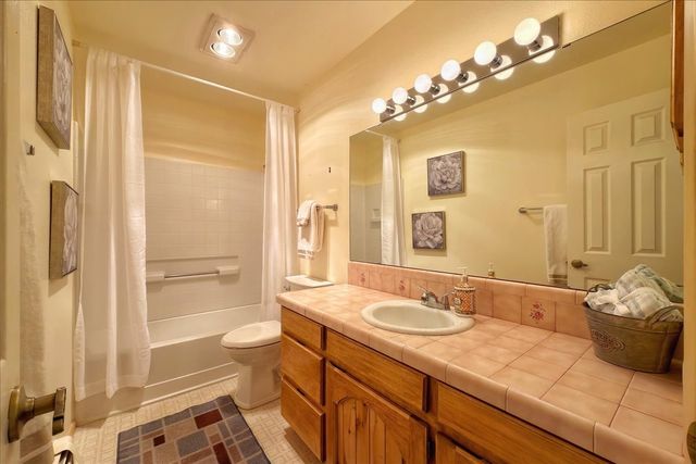 64 Cibola Circle, Santa Fe, NM 87505