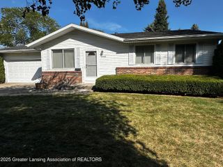 2400 Beacon Hill Drive, Lansing, MI 48906