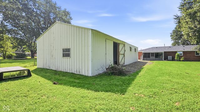 68 W 650 S, Pendleton, IN 46064