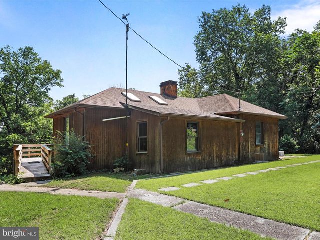 84 FUNK RD, Strasburg, VA 22657