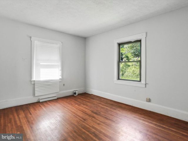 84 FUNK RD, Strasburg, VA 22657
