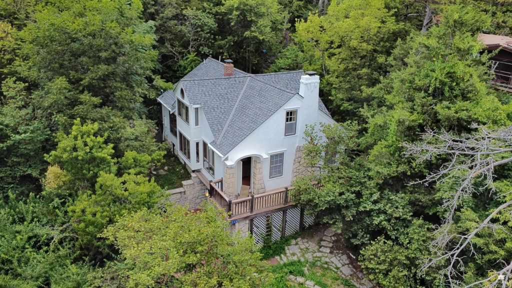 115 N Delaware, Manhattan, KS 66502