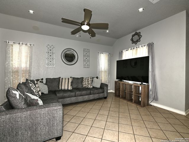 8822 STUDY BUTTE, San Antonio, TX 78245