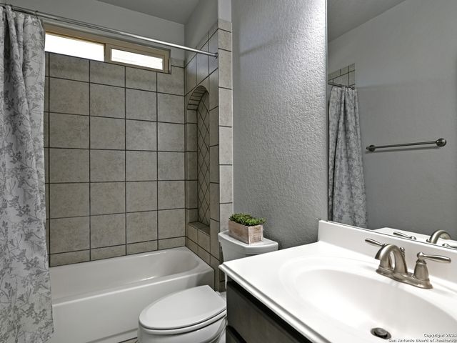 8822 STUDY BUTTE, San Antonio, TX 78245