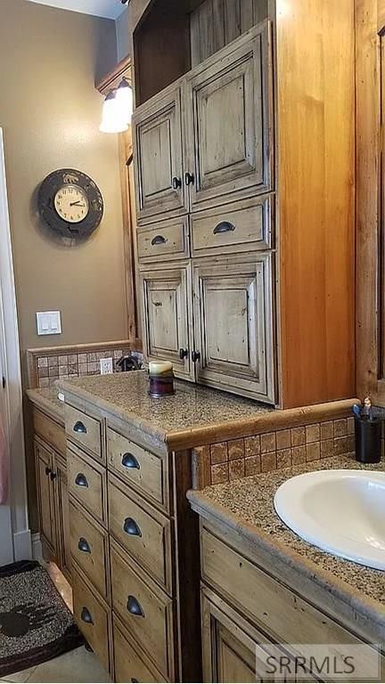 Image 10 of property listing at 5050 E Tildy Lane, Ammon, ID 83401
