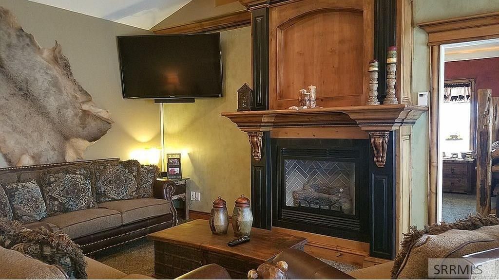 Image 17 of property listing at 5050 E Tildy Lane, Ammon, ID 83401