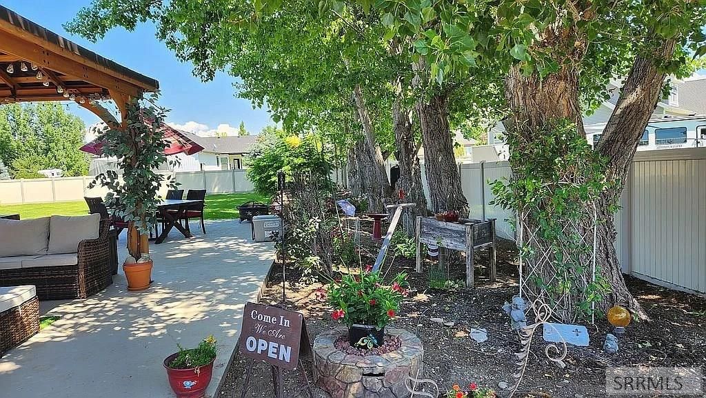 Image 38 of property listing at 5050 E Tildy Lane, Ammon, ID 83401
