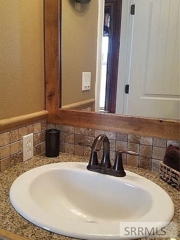 Image 7 of property listing at 5050 E Tildy Lane, Ammon, ID 83401