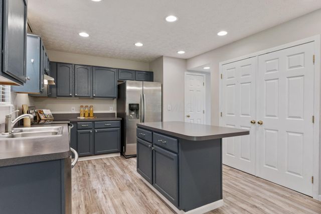 8536 Robbins Loop Drive, Reynoldsburg, OH 43068